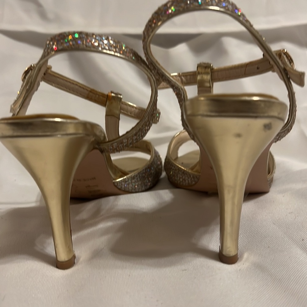 David’s bridal golden heels - Picture 3 of 7